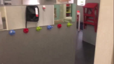 Exhibe dans un magasin elle se fait baiser et se prend une faciale en publique
