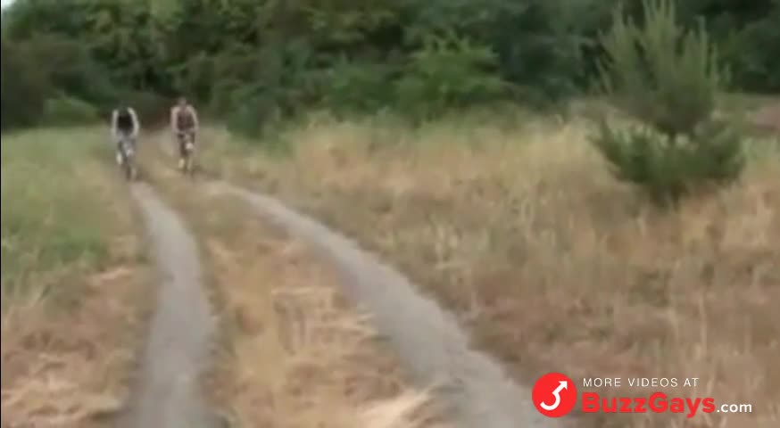 Watch Outdoor Bear Fun on the Railroad Porn Video - ePornSup.