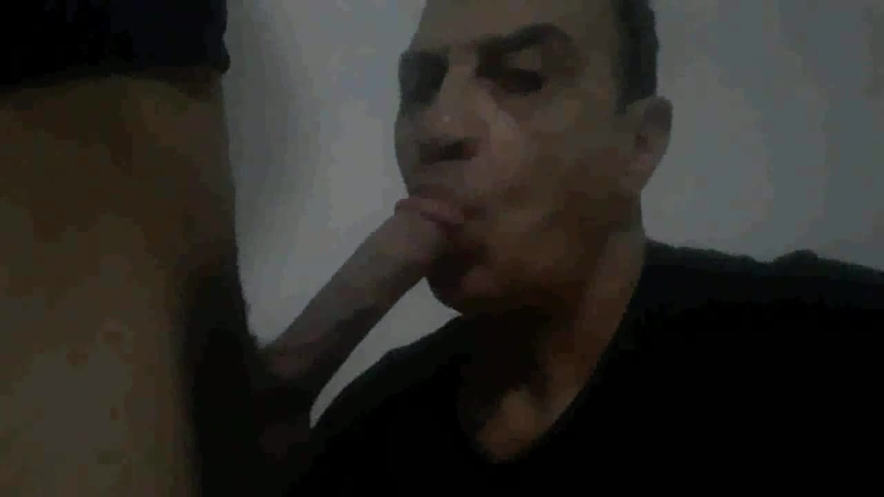 Watch spompina prima un cazzo enorme poi va a casa a scopare sua moglie Porn Video - ePornSup.