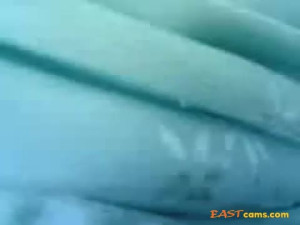 Malaysian babe in a baju kurung outfit has outdoor sex