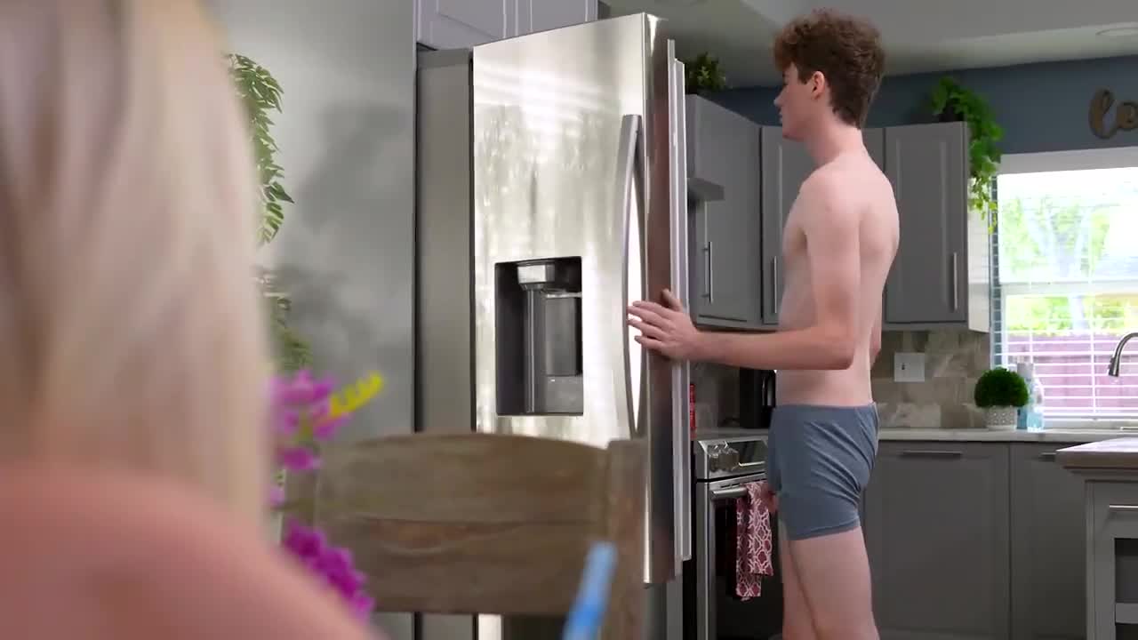 Watch Chupando el coño de la amiga de su hermana Porn Video - ePornSup.