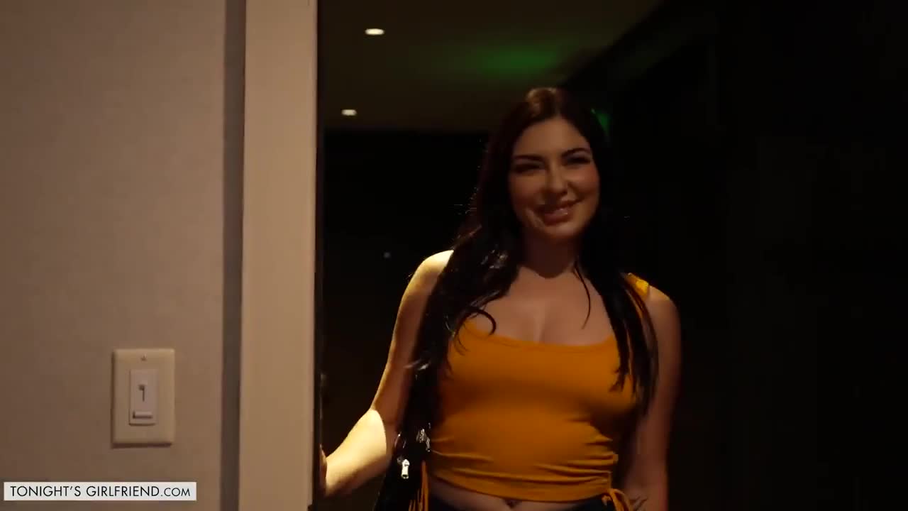 Watch Keira Croft-And-Kyle Mason-Tonight's Girlfriend-(Keira Croft Gives Fan A Real Life Dick Rating In His Hotel) Porn Video - ePornSup.