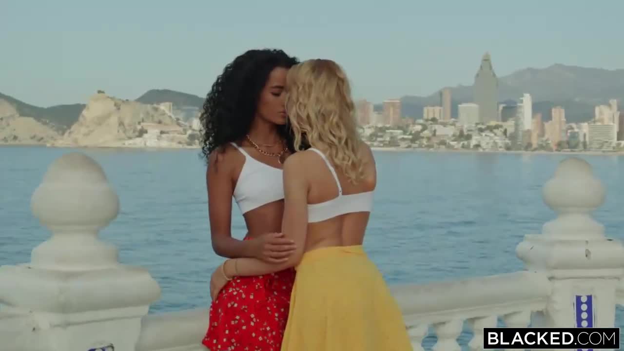 Watch Kelly Collins, Mia Nix - That One Summer Porn Video - ePornSup.
