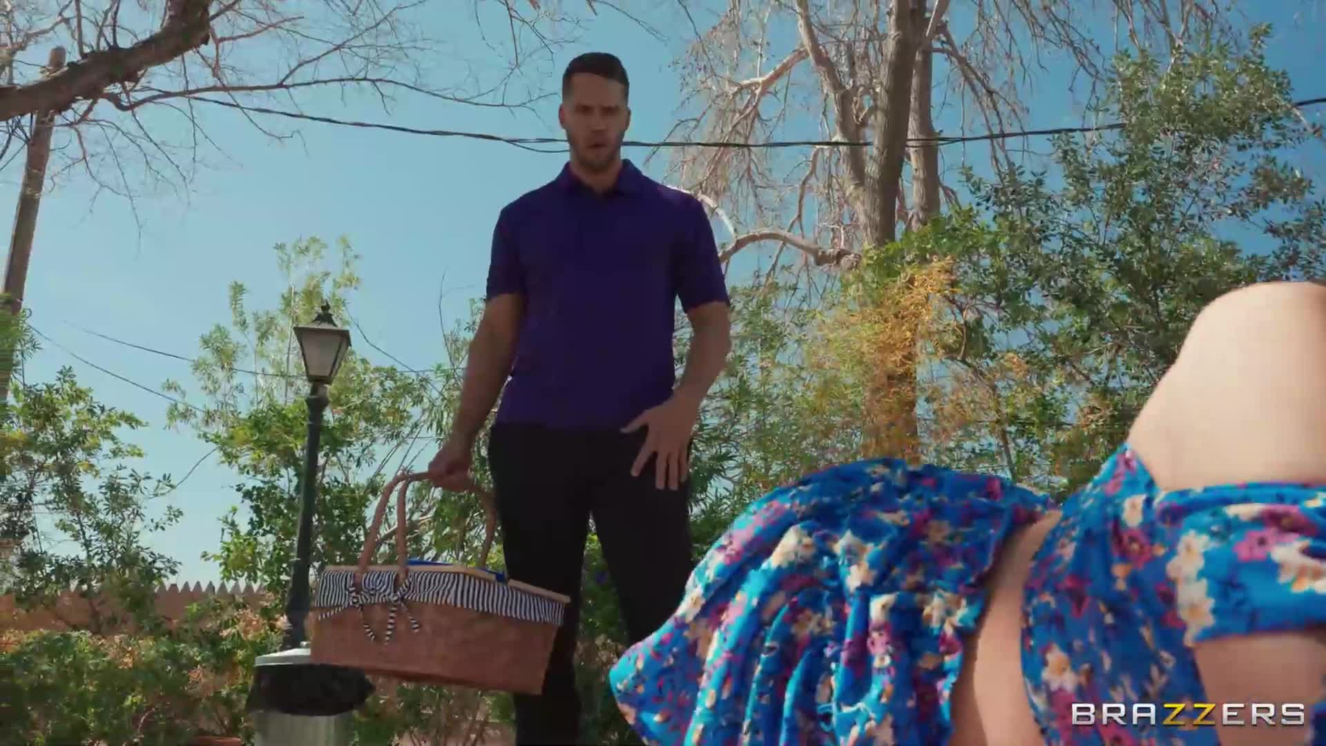Watch Dos pollas en el picnic de su mejor amiga - Beca Barbie Porn Video - ePornSup.