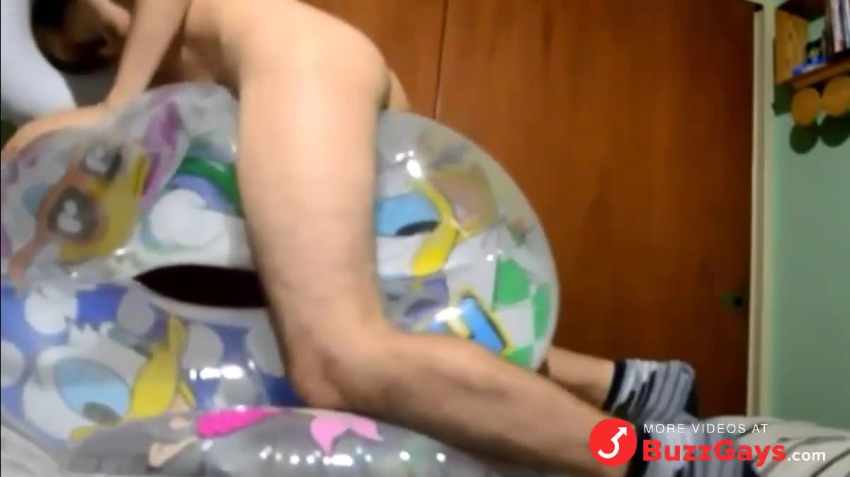 Watch Twink Orgasms Hard Humping His Inflatable Sex Toy Porn Video - ePornSup.