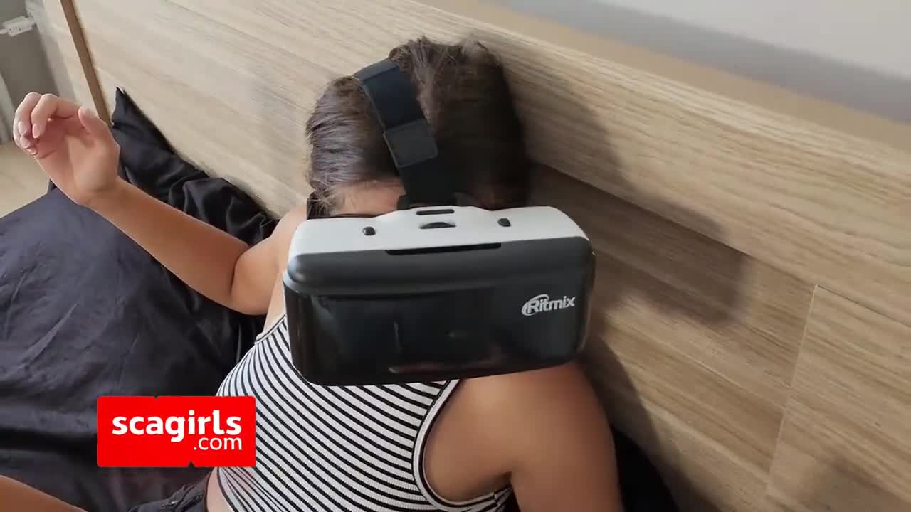 Watch Milf&#39;s First Impressions of VR Glasses Porn Video - ePornSup.