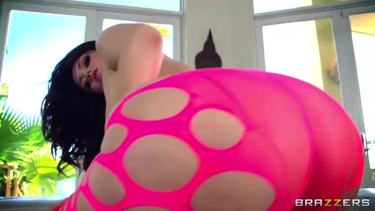 Watch Ryan Smiles - Sizzlin&#39; Slo-Mo Booty Porn Video - ePornSup.