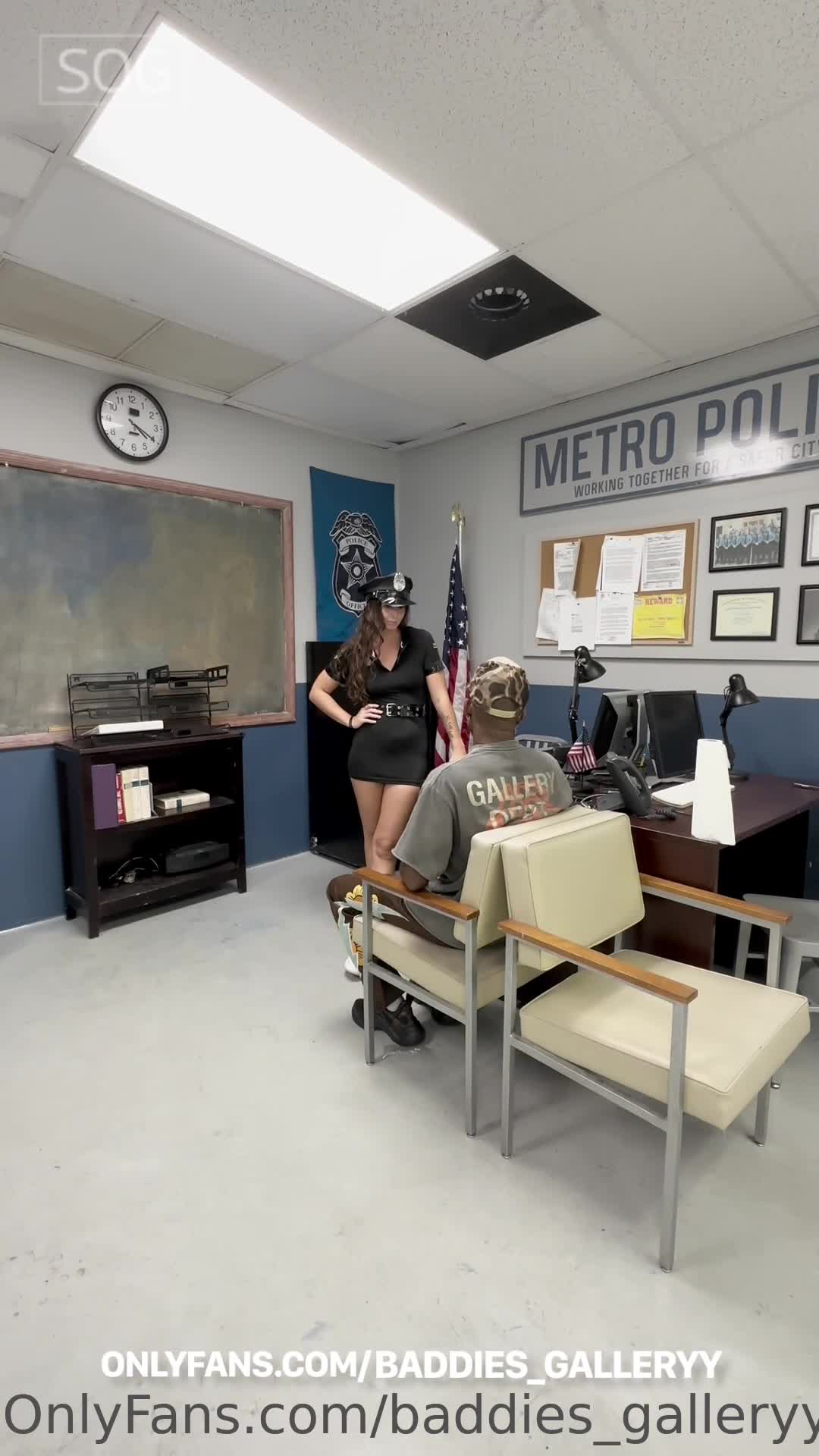 Watch Interrogando a un detenido en la delegación Porn Video - ePornSup.