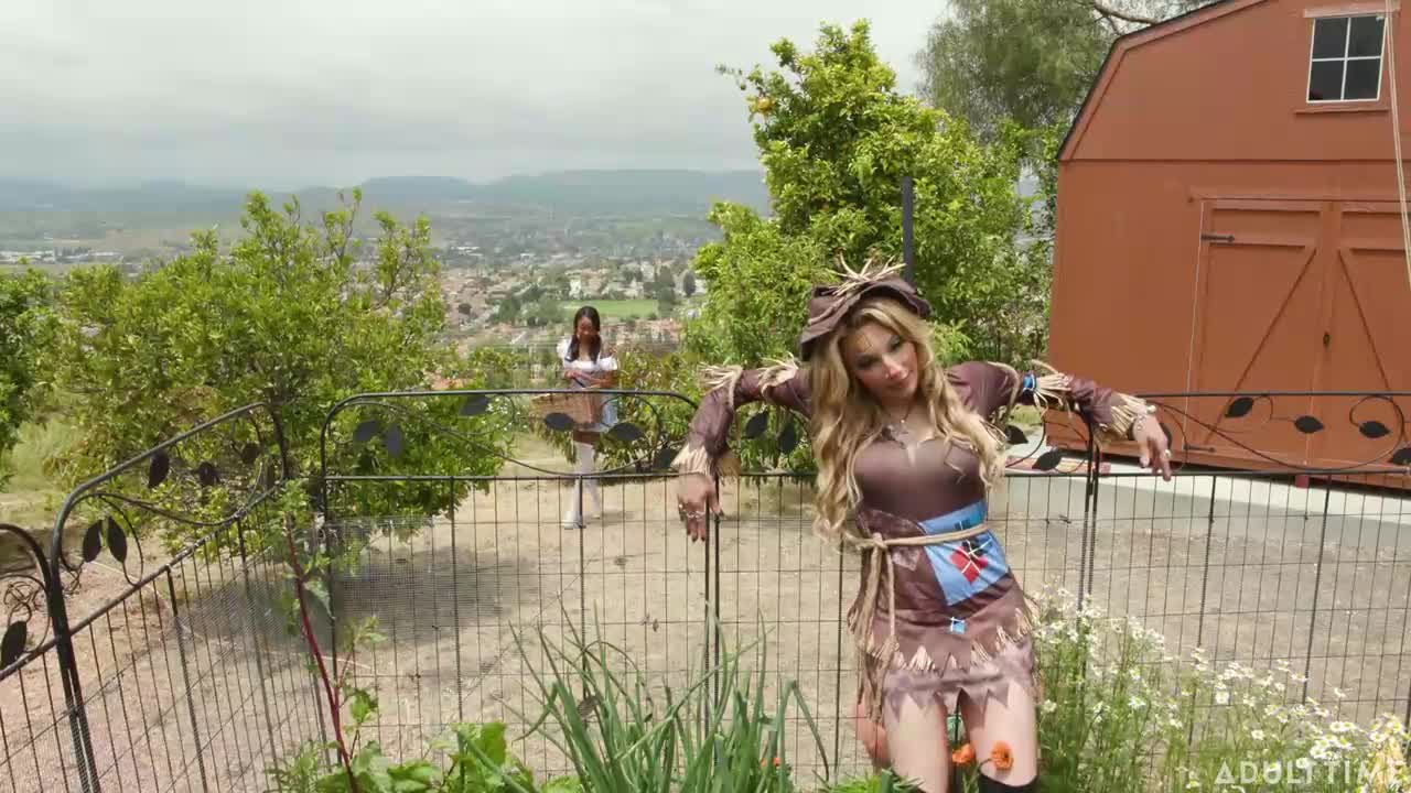 Watch Ariel Demure, Lola Morena, Destiny Mira - Field of Wet Dreams Porn Video - ePornSup.