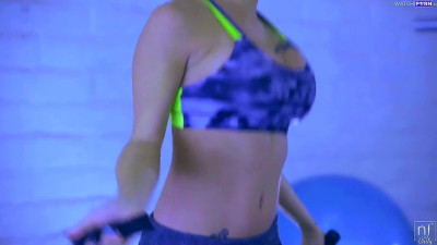 Trainer fucks sexy horny fitness babe Peta in the gym