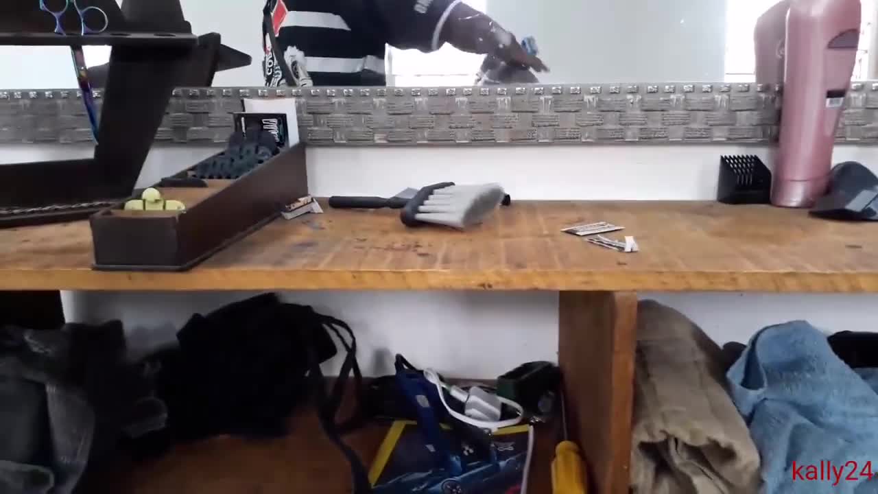 Watch Sexo en la barbería Porn Video - ePornSup.