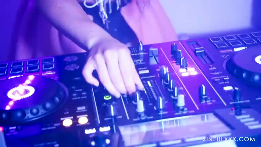 Watch Sexo en grupo con Candee Licious Eveline Dellai y Sakura Hell Porn Video - ePornSup.