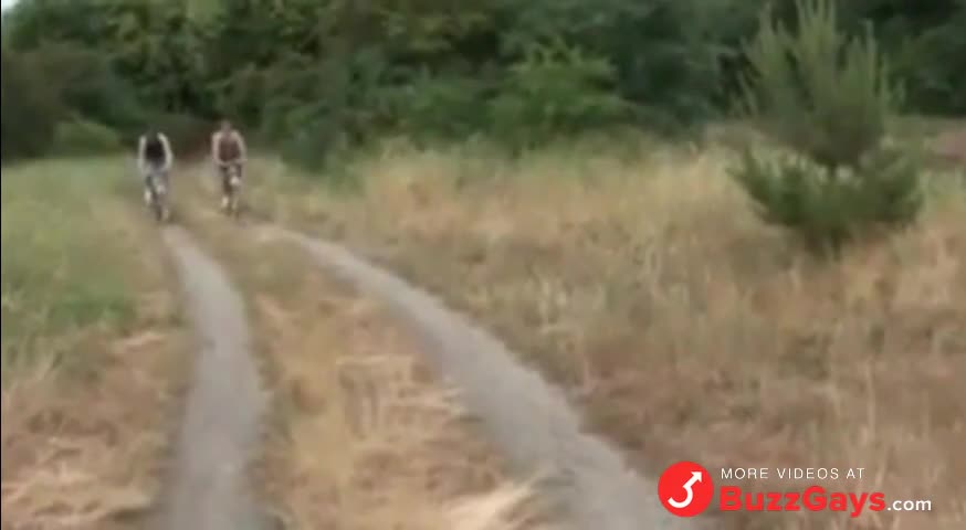 Watch Outdoor Bear Fun on the Railroad Porn Video - ePornSup.