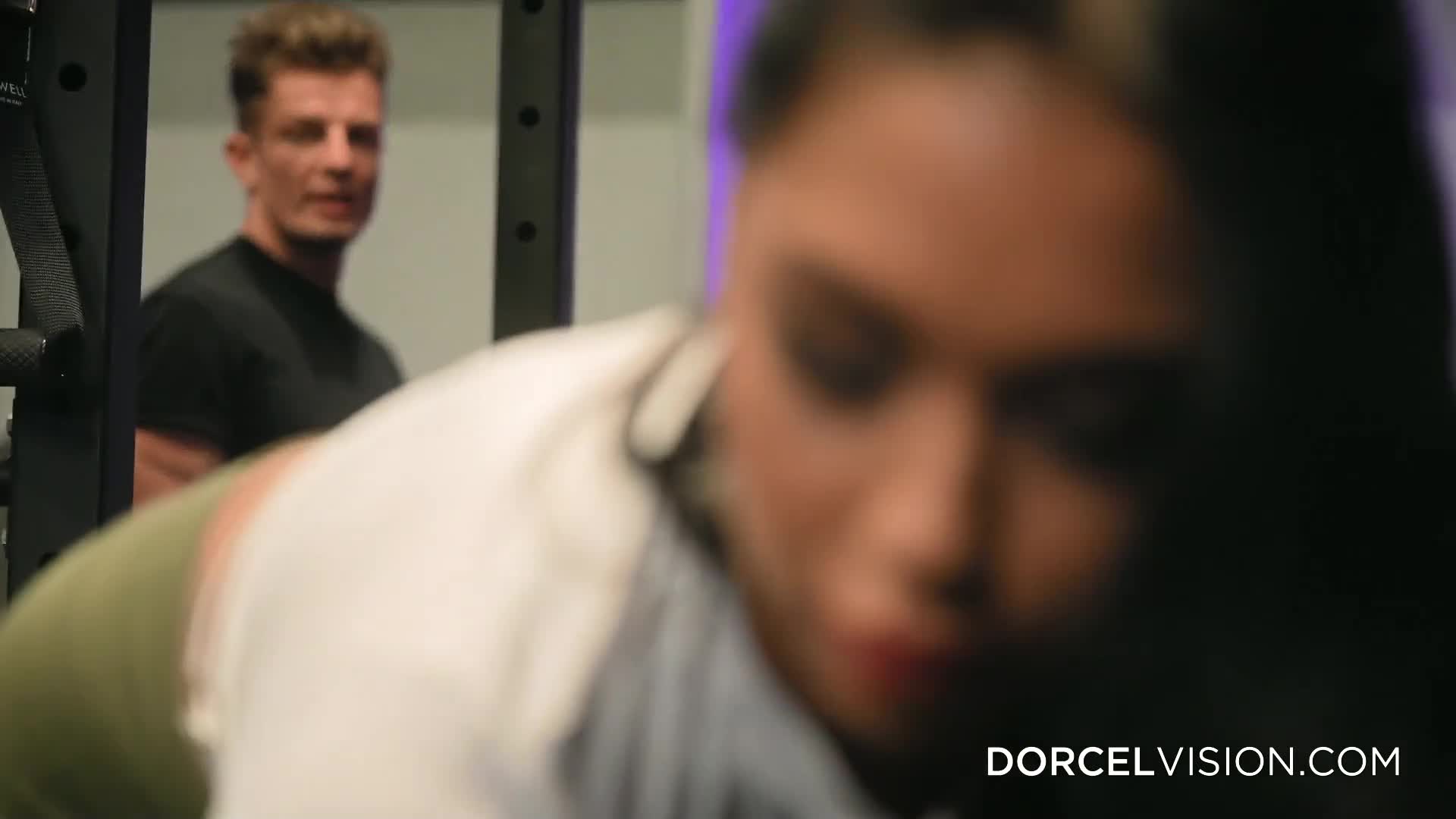 Watch Trio de la preciosa Black Angel con dos hombres Porn Video - ePornSup.
