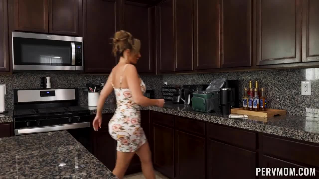 Watch Inseminating my new pornstar mom Porn Video - ePornSup.