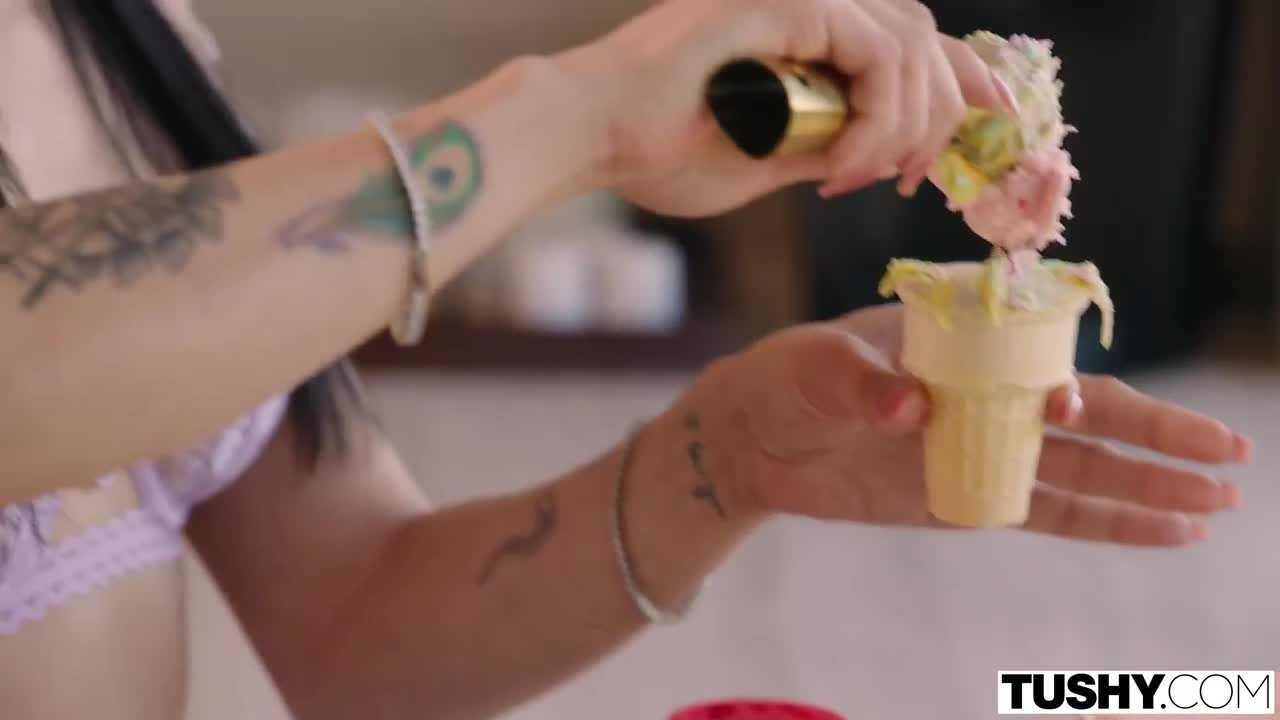 Watch Le encanta que le destruyan el culo Porn Video - ePornSup.