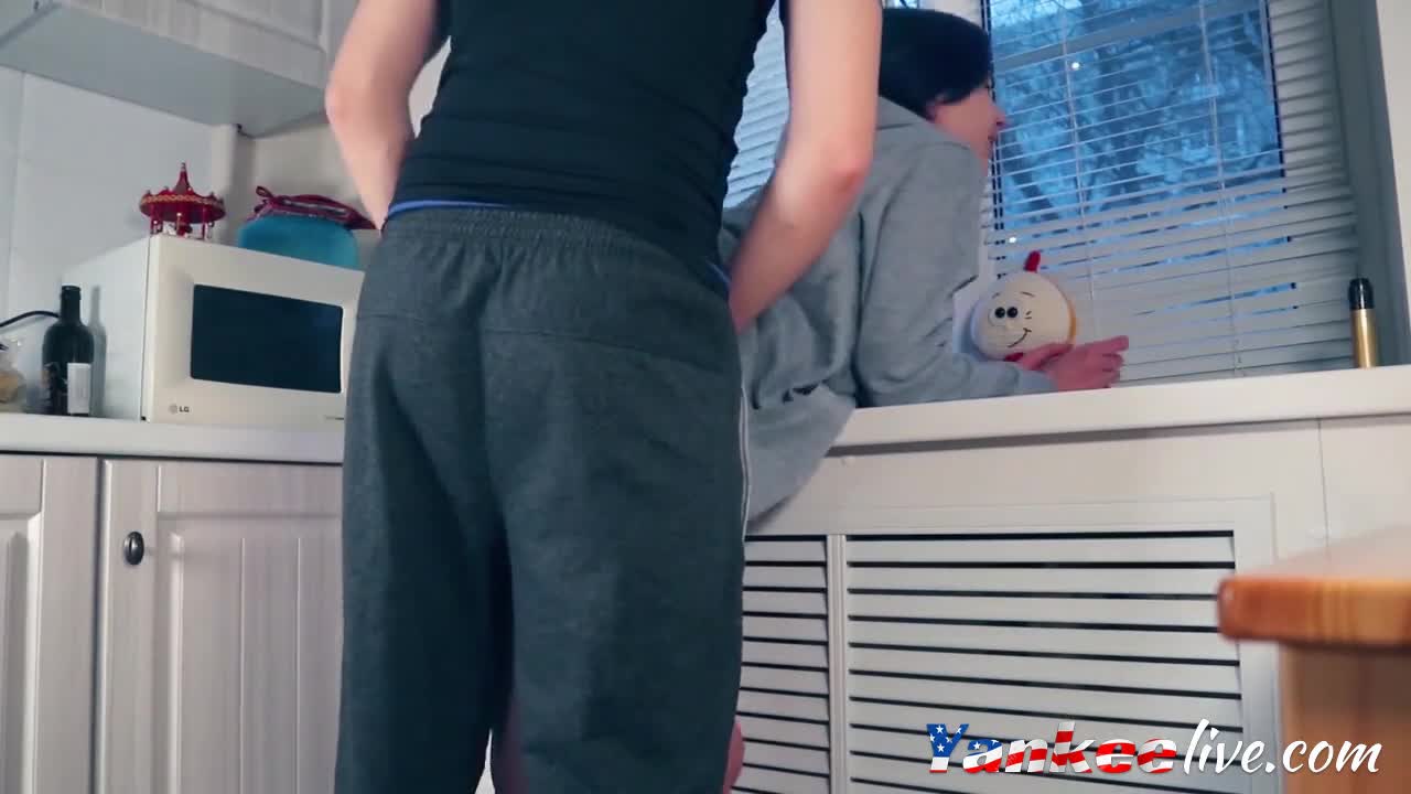 Watch Small-Titted Teen Amateur Gets an Unexpected Orgasm Porn Video - ePornSup.