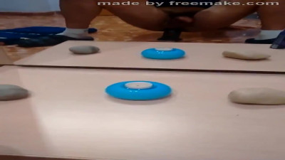 Vicente autofollandose con un dildo gigante hasta el fondo de su culo gay
