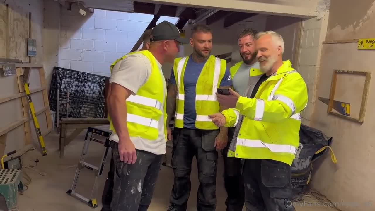 Watch Gangbang con los constructores Bonnie Blue Porn Video - ePornSup.