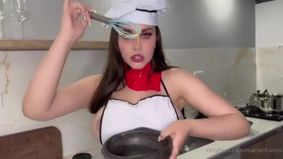 Marian Pawg Se Folla A La BBC