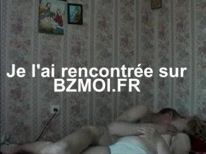 Jeune homme se tape une grand mere chez lui