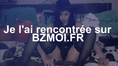 De tous les sextoys qu elle utilise c est celui qu elle aime le plus