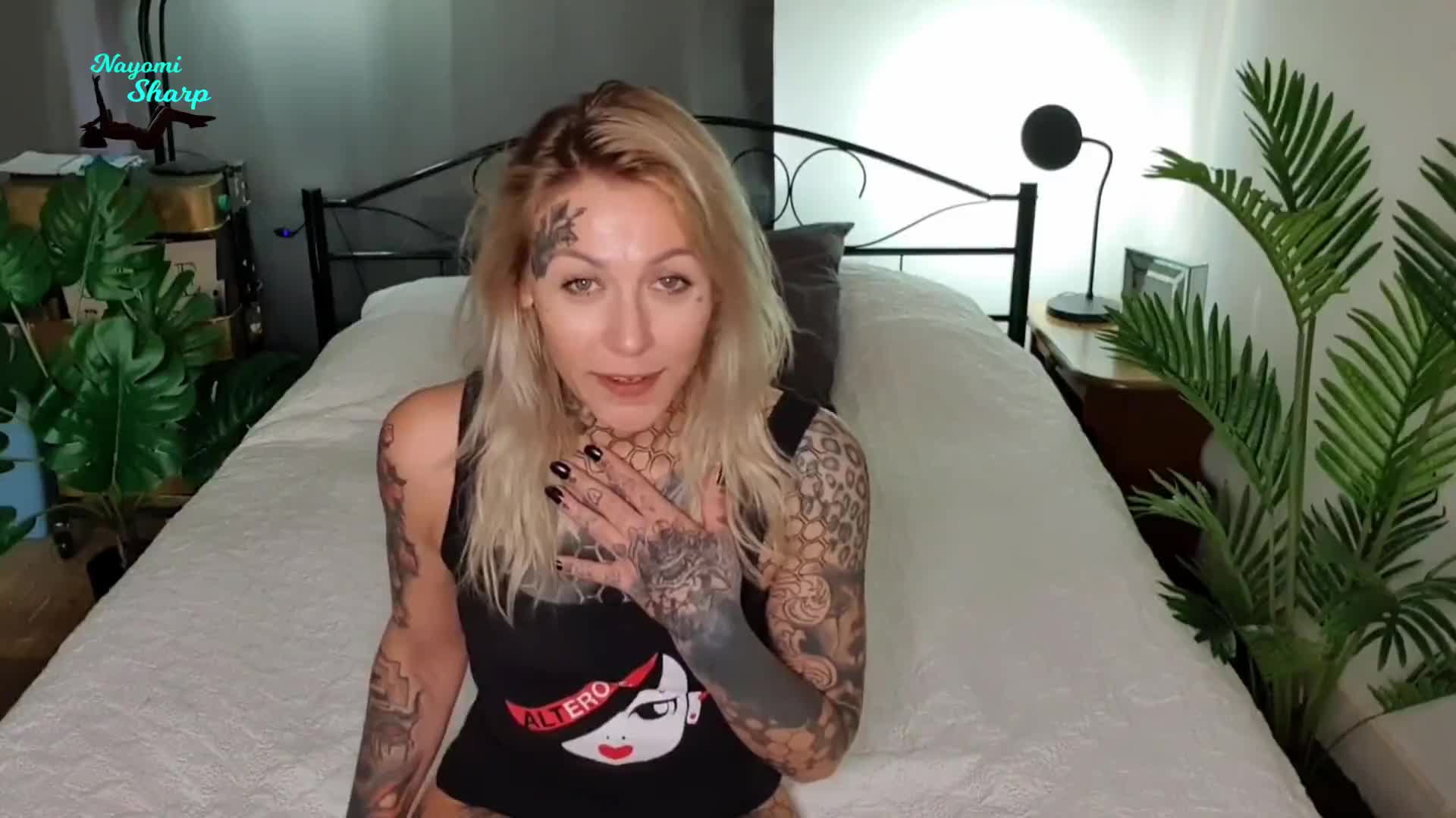 Watch Dutch girl in love with her new toy Porn Video - ePornSup.