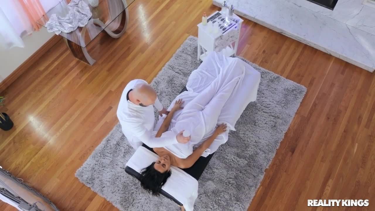 Watch Estrella Luna Porn Video - ePornSup.