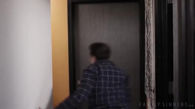 Watch Lacy lennon una folladita durante el baño Porn Video - ePornSup.